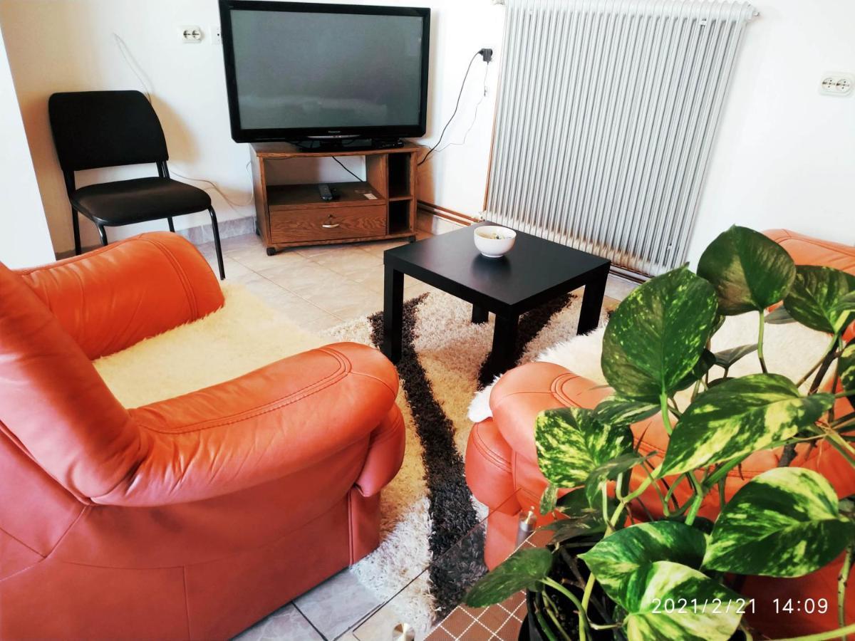 Apartman Tia Осиек Экстерьер фото